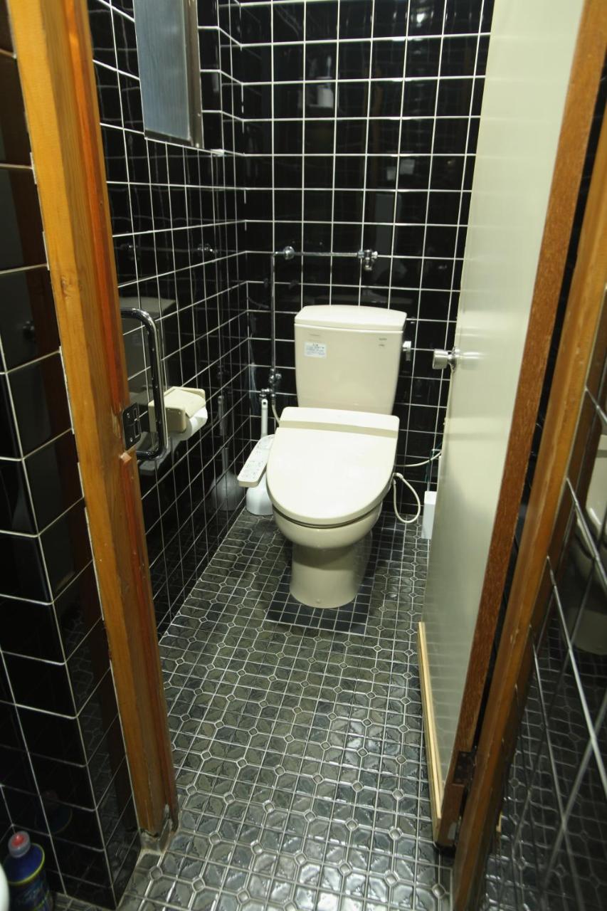 Guest House Futaba Osaka Exterior photo